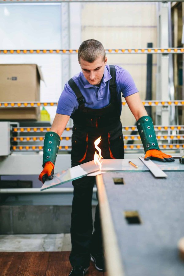 Vitrier dans le grand-est : combien prévoir pour l'intervention ?